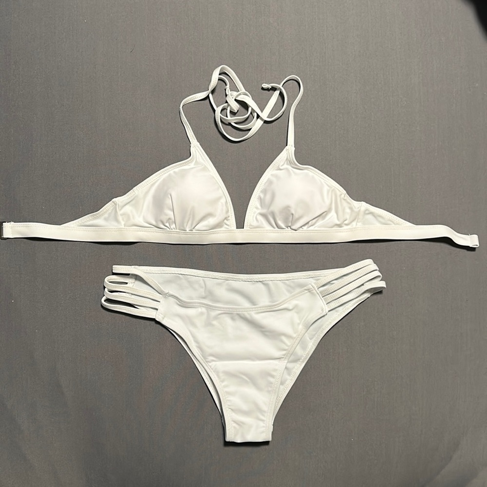 Woman’s 2 piece bathing suit
